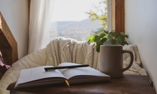 Listening Inward: A Seven-Day Journaling Practice of Reflection and Inner Exploration