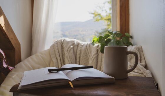 Listening Inward: A Seven-Day Journaling Practice of Reflection and Inner Exploration